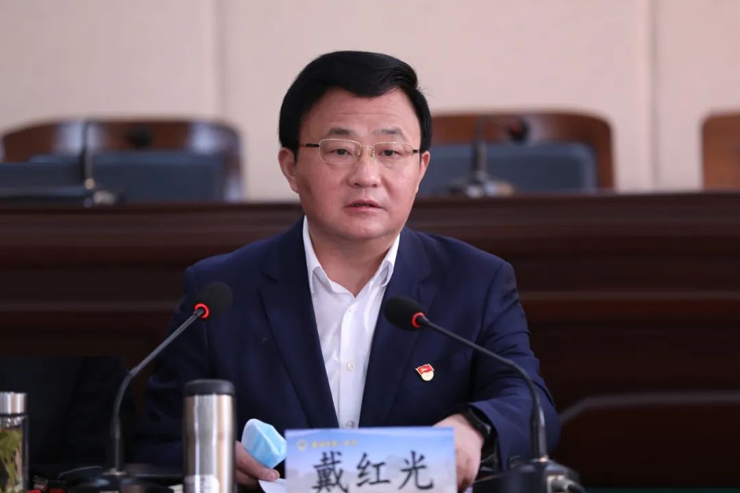 戴红光强调,市一中要高度重视综合视导整改工作,坚持举一反三,细化